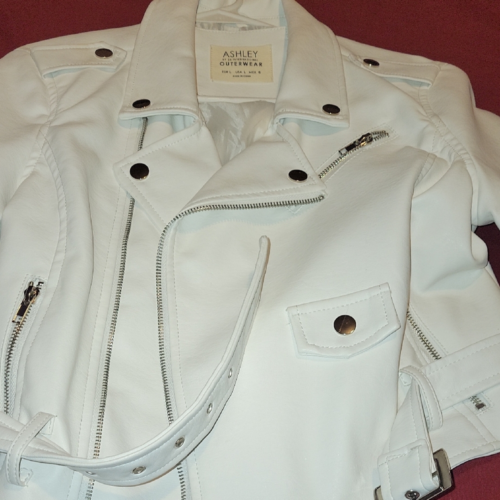 Ashley By 26 International Women's Chic White Leather Jacket